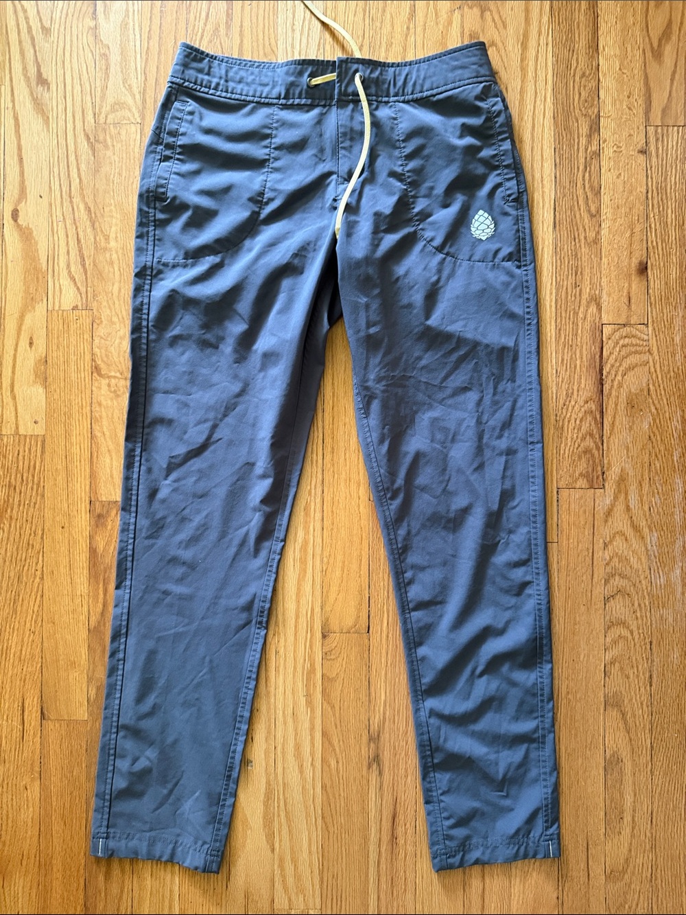 Stio sz 4 grey Pants zip closure Performance Casual great condition